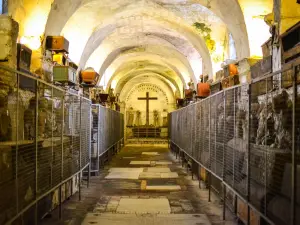 卡普奇尼地下墓穴