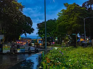 Alun-Alun Cisaat