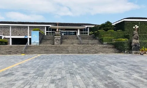 Jeju Folklore and Natural History Museum