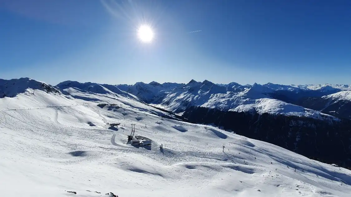 Hotels near Jakobshorn