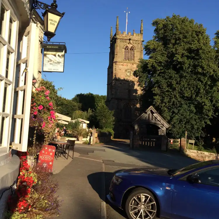 Hotels near Wybunbury Tower