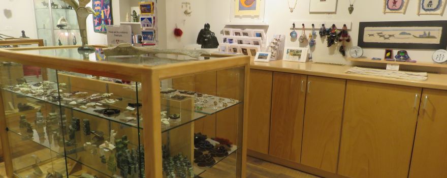 Nunatta Sunakkutaangit Museum ᓄᓇᑦᑕ ᓱᓇᒃᑯᑖᖏᑦ ᑕᑯᔭᒐᖃᕐᕕᒃ