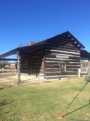 Vuelos ${{cityDName}} Mena