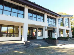 Casa De Cultură Vălenii De Munte
