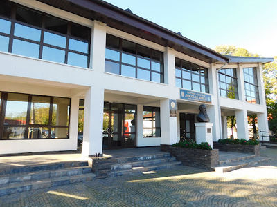 Casa De Cultură Vălenii De Munte