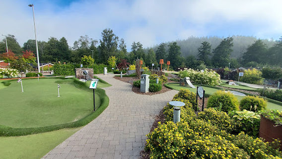 Gekas holiday village playground