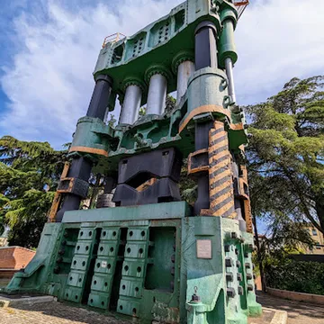 La pressa da 12.000 t