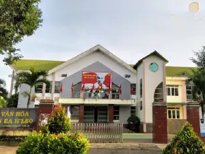 Nhà văn hoá Ea Đrăng