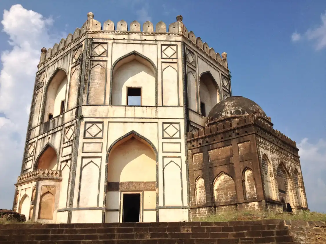 Hotels near Chaukhandi of Hazrat Khalil Ullah