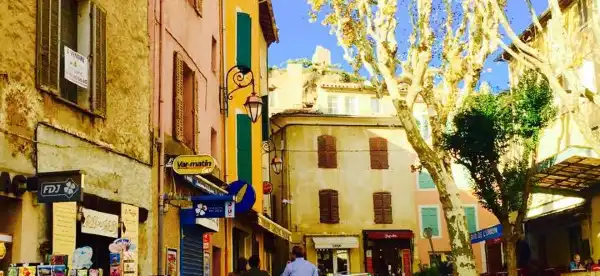 Hôtels à : Cotignac