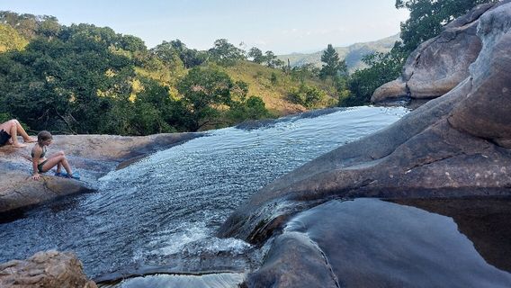 Diyaluma Falls