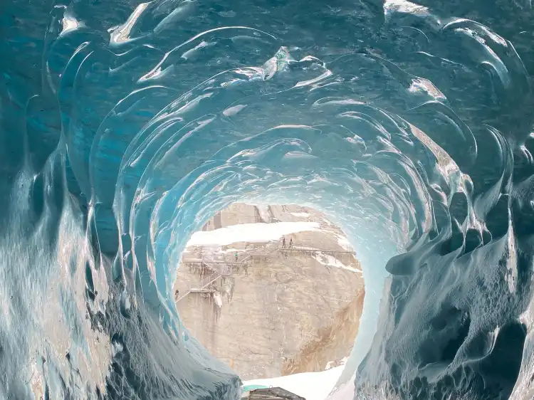 Hotels near Grotte de Glace