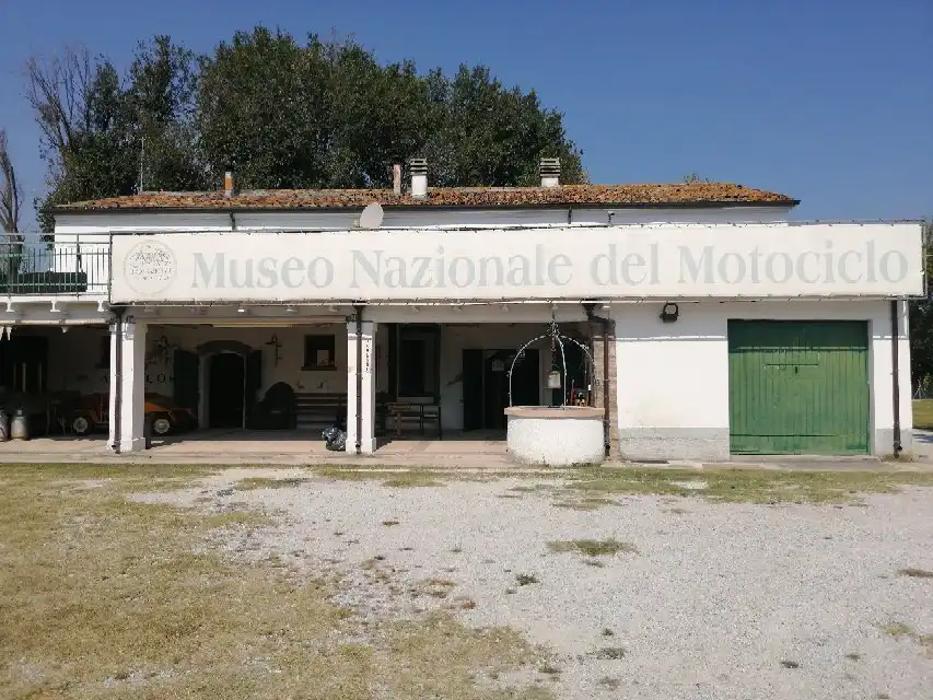 Hotels near National Motorcycle Museum
