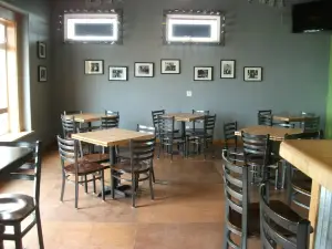 Pourhouse