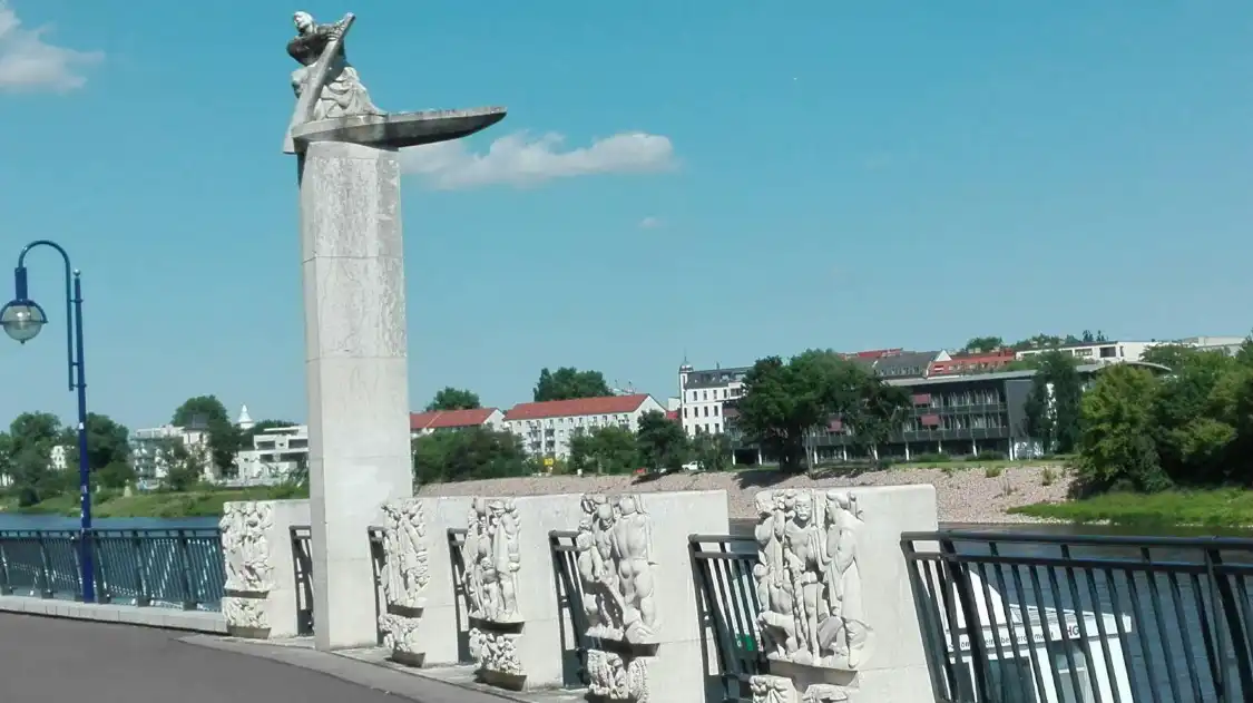 Hotel in zona Denkmal "Der Fährmann"