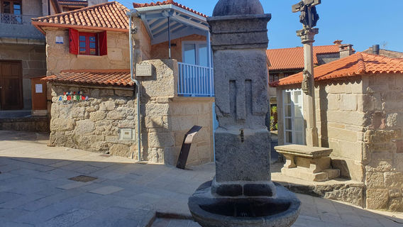 Plaza Da Fonte
