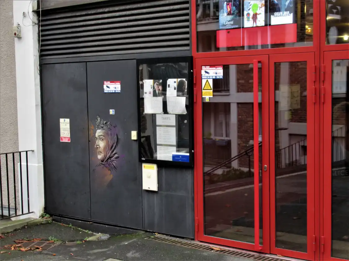 Hotels near Fresque "Jean Vilar-2"