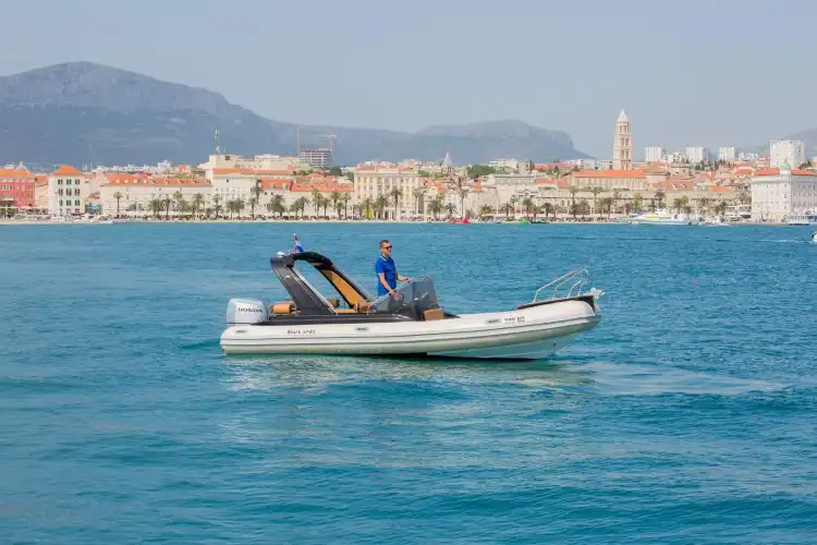 Hôtels à proximité de : Église et monastère bénédictin