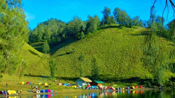 Tanjakan Cinta Ranu Kumbolo