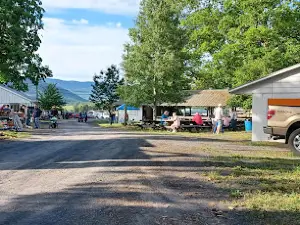 Hammond's Grove: Path Valley Picnic Ground