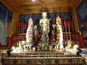 Chao Por Pratu Pha Shrine