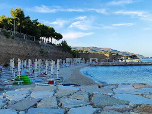 Villaggio Turistico Baia Del Monaco