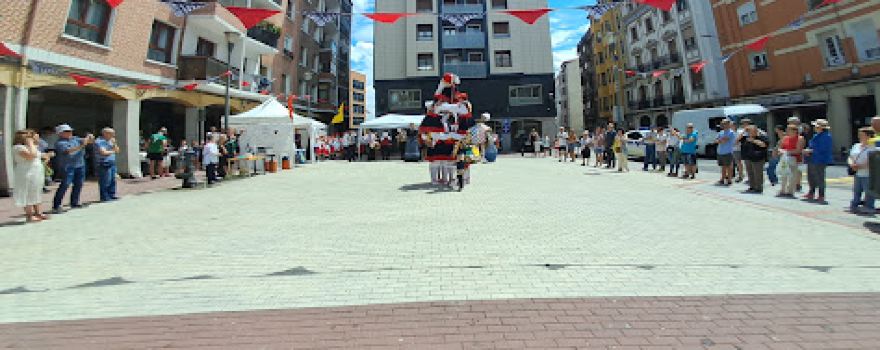 Tres Concejos Plaza