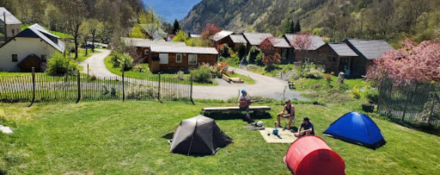 Camping La Ribère / Chalets et Emplacements