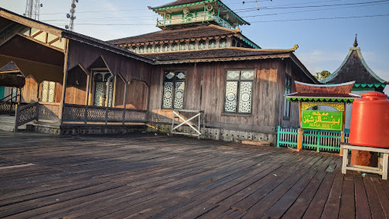 Masjid Baiturrahman Nanga Bunut