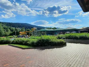 Osserbad Lam (Frei- und Hallenbad)