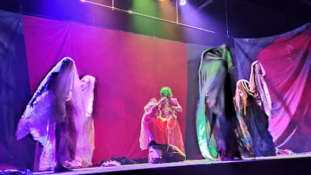 Teatrul / Terasa Infinit