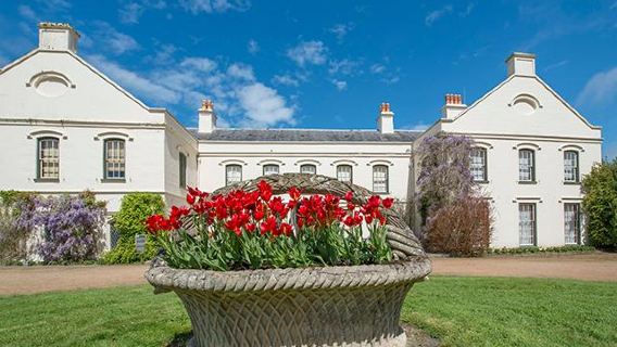 The Botanic Gardens and Samarès Manor