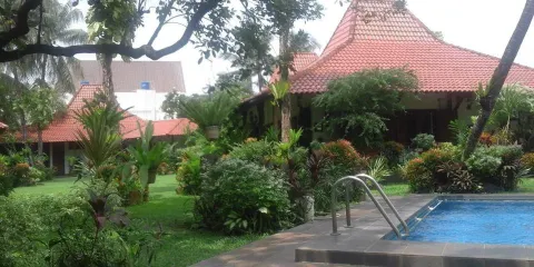 Museum Di Tengah Kebun