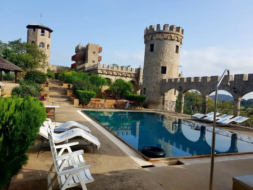 Hotels near Kajuru Castle