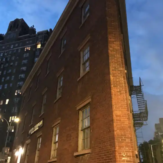 Northern Dispensary附近的飯店