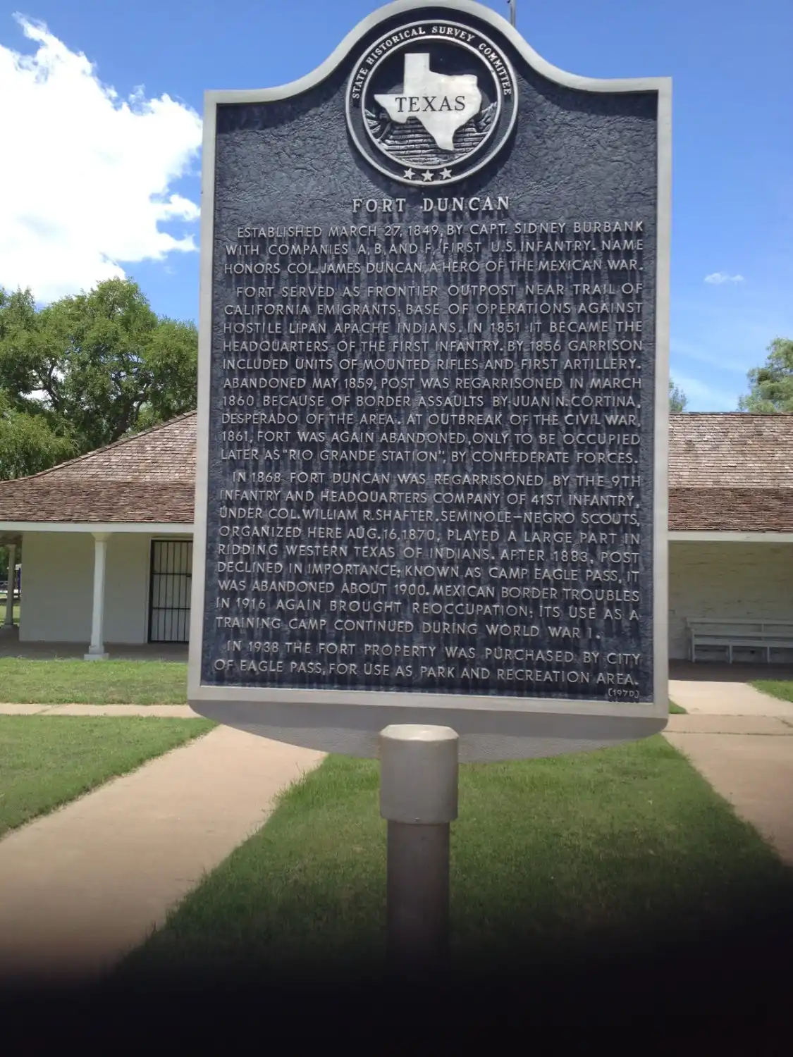 Các khách sạn gần Fort Duncan Museum