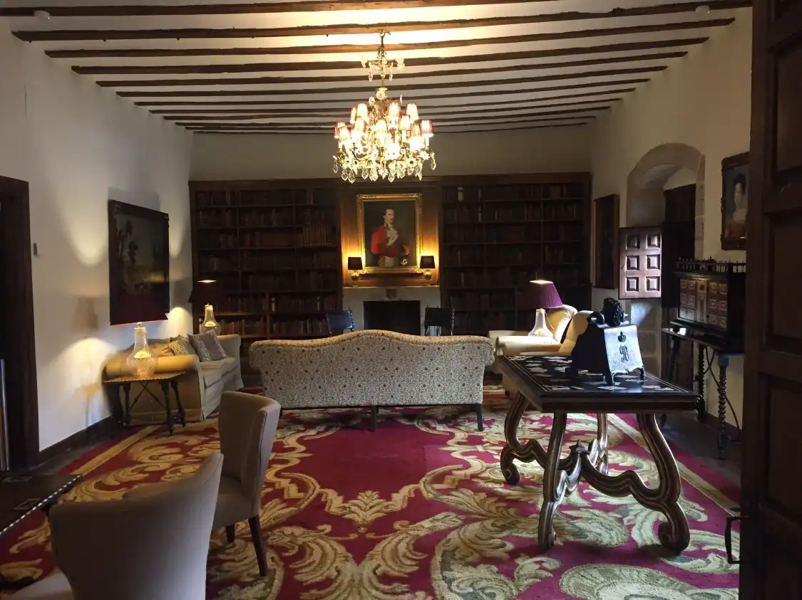 Hotels near Torre de Don Borja