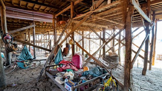 Kompong Khleang Village