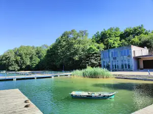 Plaża nad Jeziorem Jaroszewskim