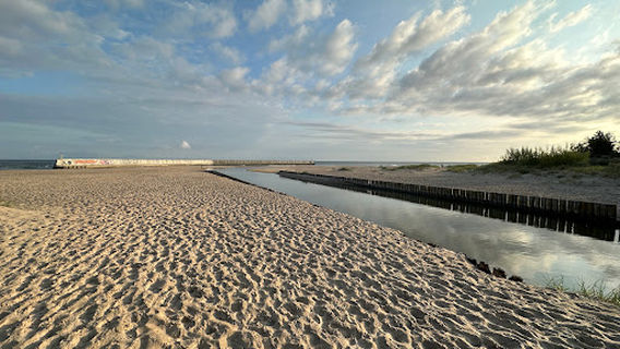 Falochron i wrota sztormowe na kanale jamneńskim