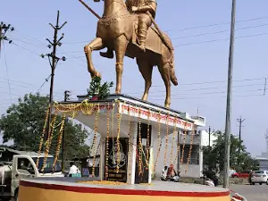 Ahilyadevi Holkar Statue