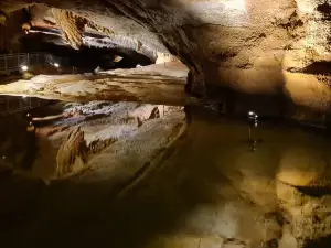 Lacave caves