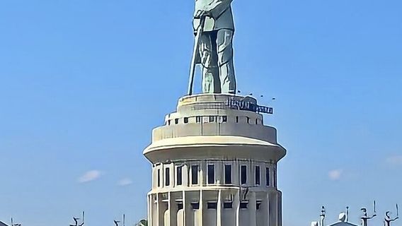 Jalesveva Jayamahe Monument