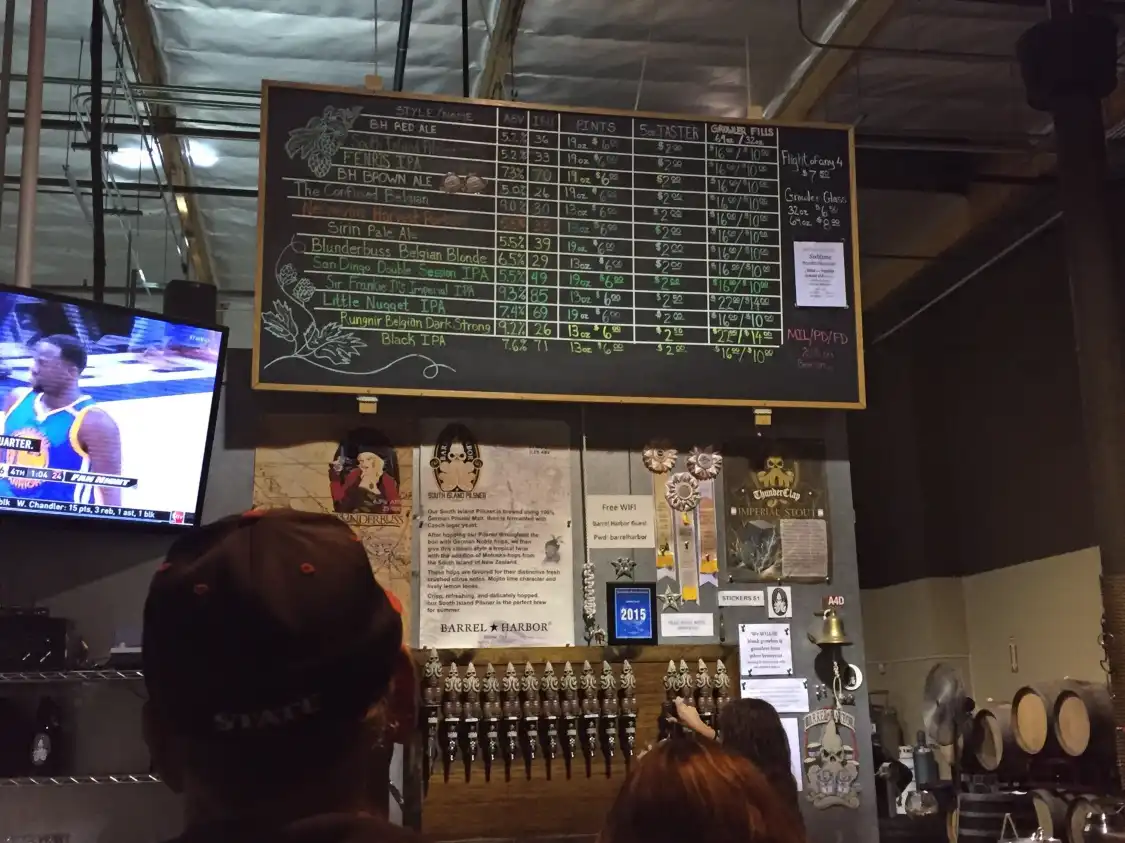 Hotels near Barrel Harbor Brewing