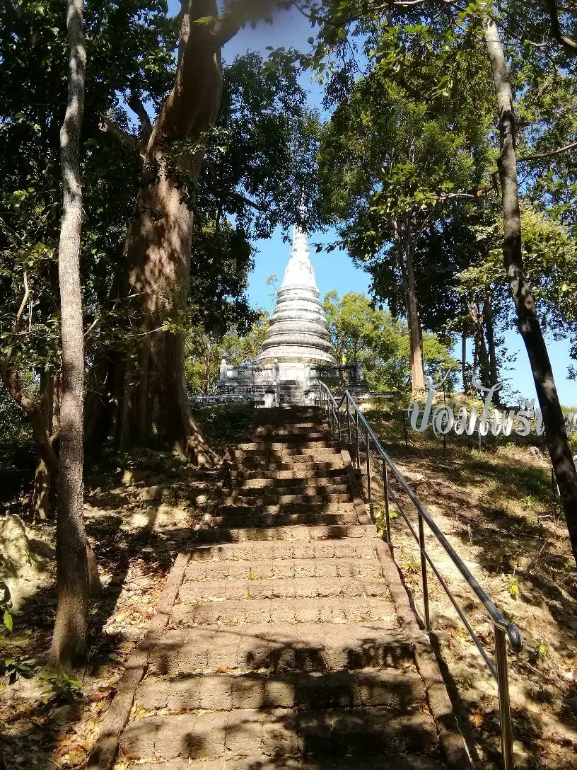 Hotels near Cave Temple