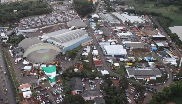 Hotel dekat Parque de Exposições Tancredo de Almeida Neves