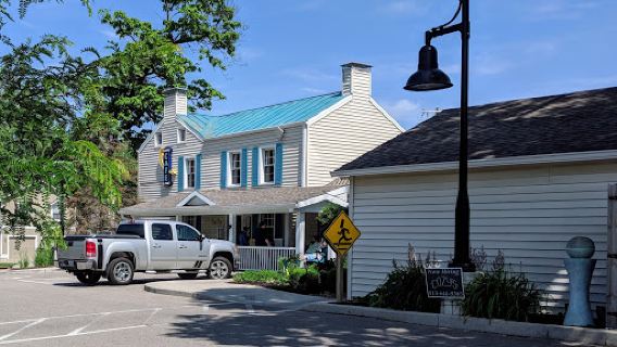 Cozy's Cottage Weddings & Events-Restaurant Next Door