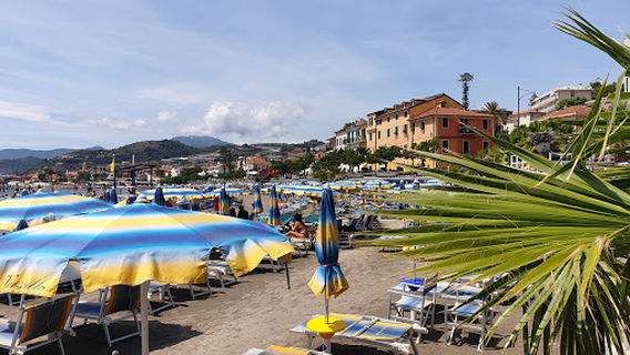 Parrocchia Di S. Stefano Al Mare Abitazione Del Parroco