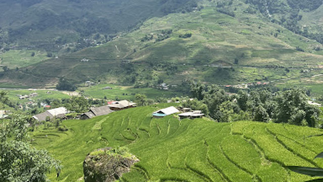 Dinh SaPa Trekking Adventures & Homestay