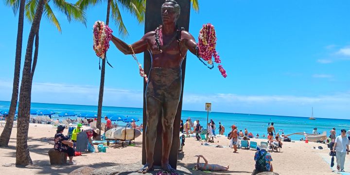 Duke Paoa Kahanamoku Statue